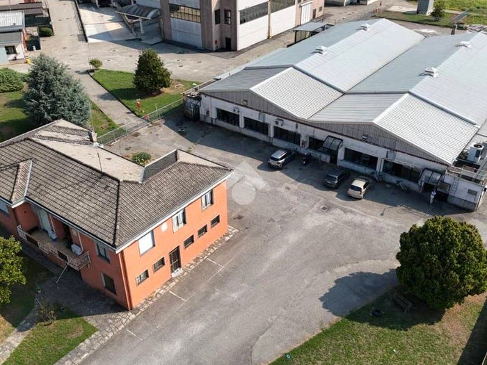 Appartamento quadrilocale in vendita in Via Crosa, Cerano