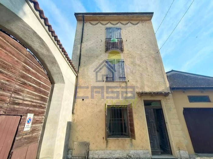 Casa con 6 locali in vendita in via Nino Bixio n, Piadena, Piadena Drizzona