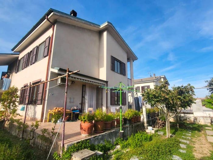 Appartamento quadrilocale in vendita in Via Gaetano Salvemini, Corsico