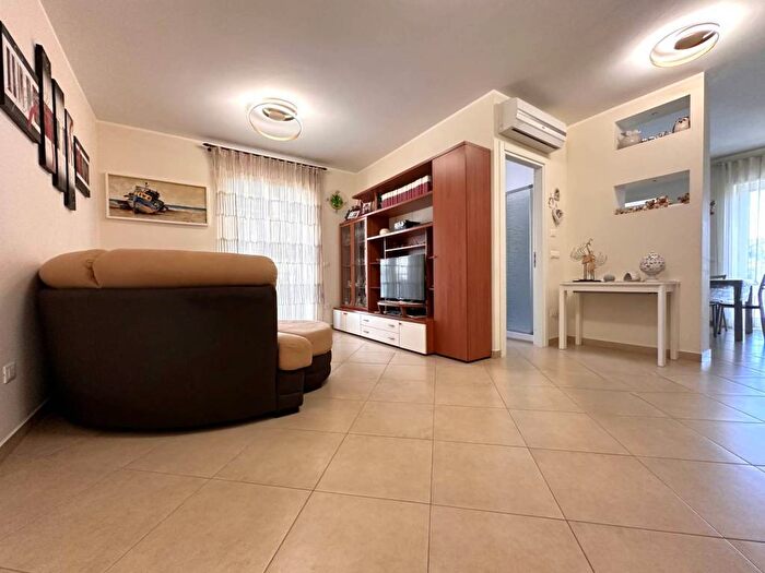 Appartamento quadrilocale in vendita in Viale Crotone, Catanzaro Lido, Catanzaro