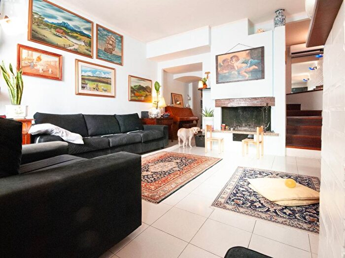 Casa con 6 locali in vendita in Calata Caio Duilio, Porto, Pesaro