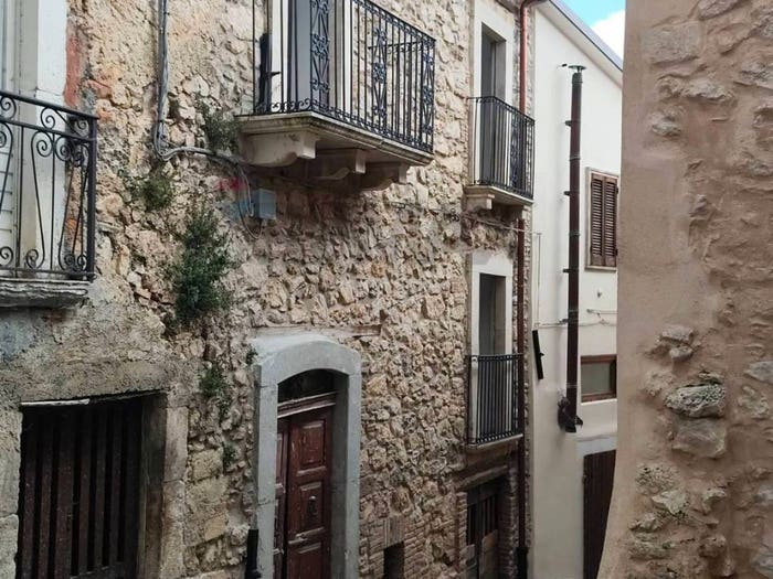 Casa con 6 locali in vendita in Via Trieste, Villa Santa Lucia degli Abruzzi