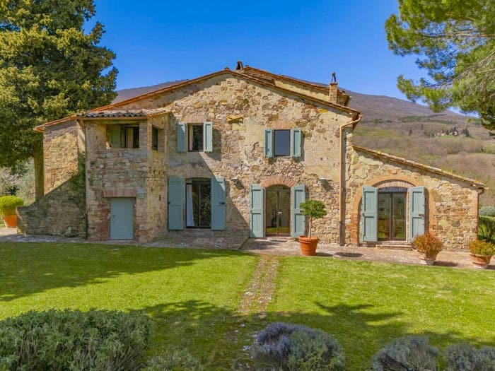 Casa con 6 locali in vendita in Via Remo Cacioli, Centro, Cetona