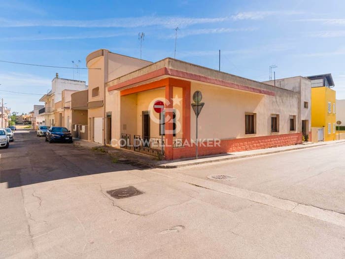 Casa con 5 locali in vendita in Via Enrico Toti, Centro, Galatina