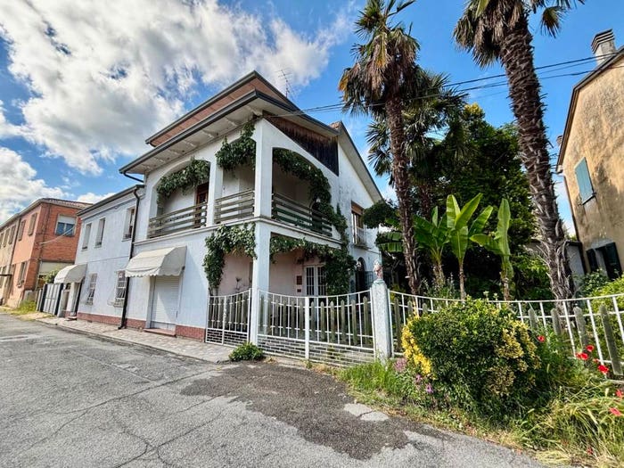 Casa con 6 locali in vendita in Via dei Carracci, Lavezzola, Conselice