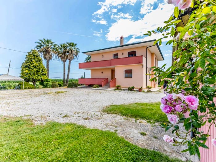 Casa con 6 locali in vendita in Strada Migliara Sinistra, Pontinia