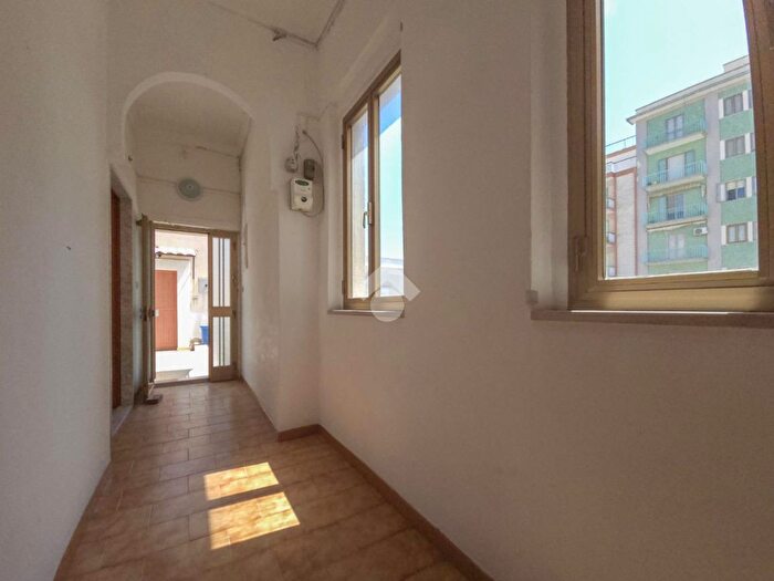 Appartamento con 6 locali in vendita in Largo De Nicastro, Manfredonia