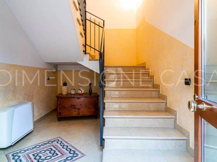 Casa con 6 locali in vendita in VIA MAZZARANA, Novi di Modena