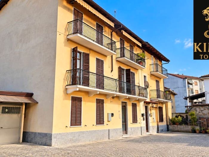 Appartamento trilocale in vendita in Via Vittorio Veneto, Centro, Gassino Torinese