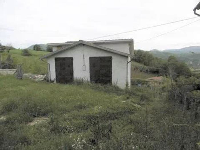 Casa con 6 locali in vendita in Località Tazzo, Cascia