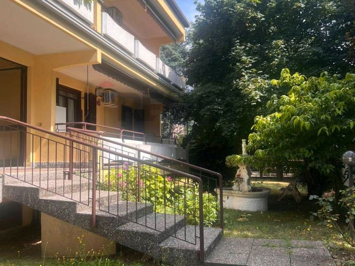 Appartamento quadrilocale in vendita in VIA DOMODOSSOLA, Borsano, Busto Arsizio
