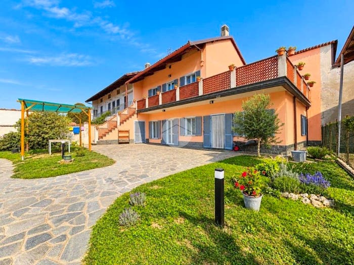 Casa quadrilocale in vendita in Via Duca D'Aosta, Vallo, Caluso