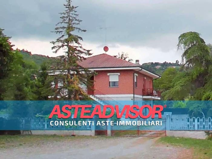 Casa con 6 locali in vendita in Via Torino, Robella