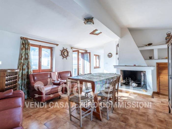 Appartamento con 5 locali in vendita in Via Principe Amedeo, Centro, Tertenia