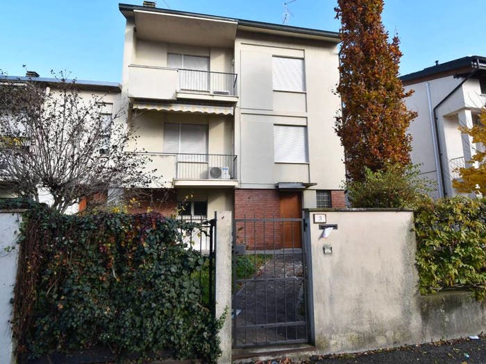Casa con 5 locali in vendita in Via Giovanni Pascoli, Centro, Guastalla