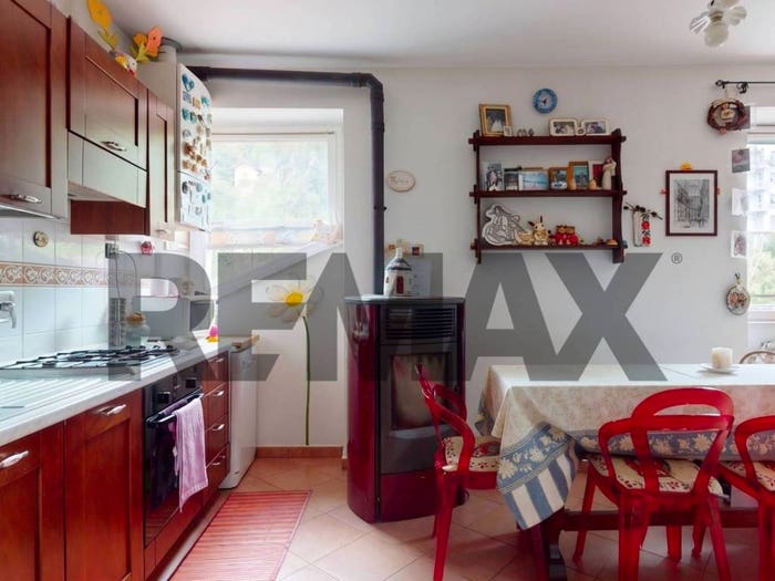 Appartamento trilocale in vendita in VIA MAGIONCALDA, Centro, Torriglia