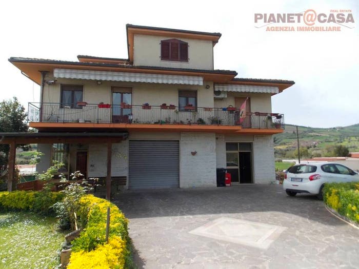 Casa con 6 locali in vendita in Via Piane Tronto, Controguerra