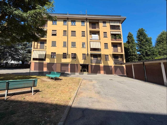 Appartamento trilocale in vendita in Via Eligio Brigatti, Ronco Briantino