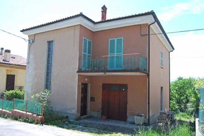 Casa con 6 locali in vendita in Via San Bernardino, San Donato, Urbino