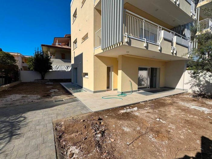 Appartamento quadrilocale in vendita in Via delle Margherite, Cerreto, Ladispoli