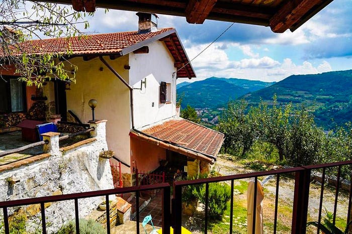 Casa con 6 locali in vendita in Strada Castelmartino, Cortemilia