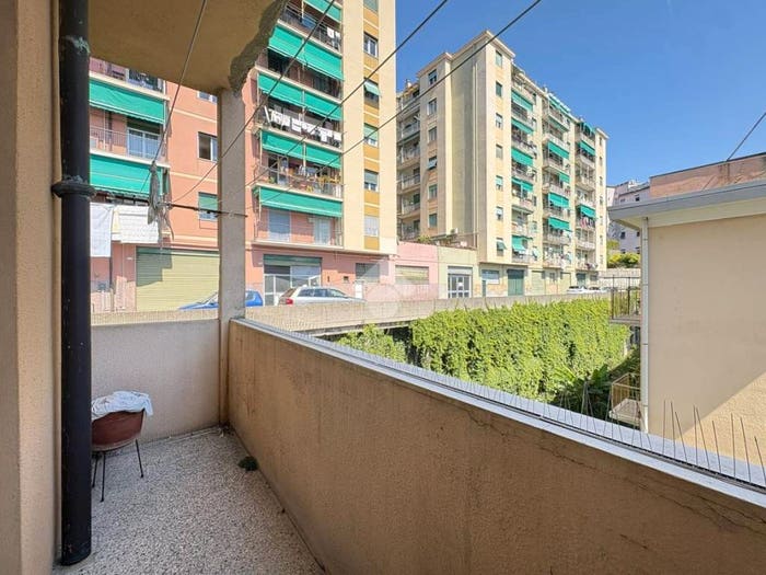 Appartamento quadrilocale in vendita in Via Federico Donaver, San Fruttuoso, Genova
