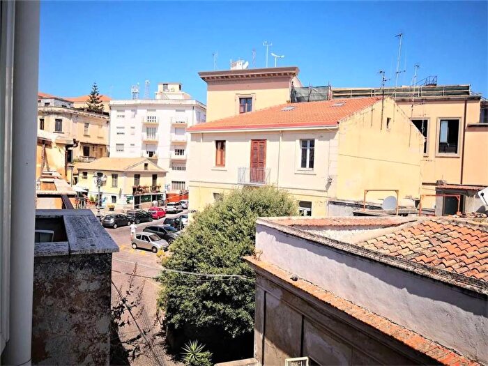 Appartamento con 6 locali in vendita in Via Francesco Fiorentino, Centro Storico, Catanzaro