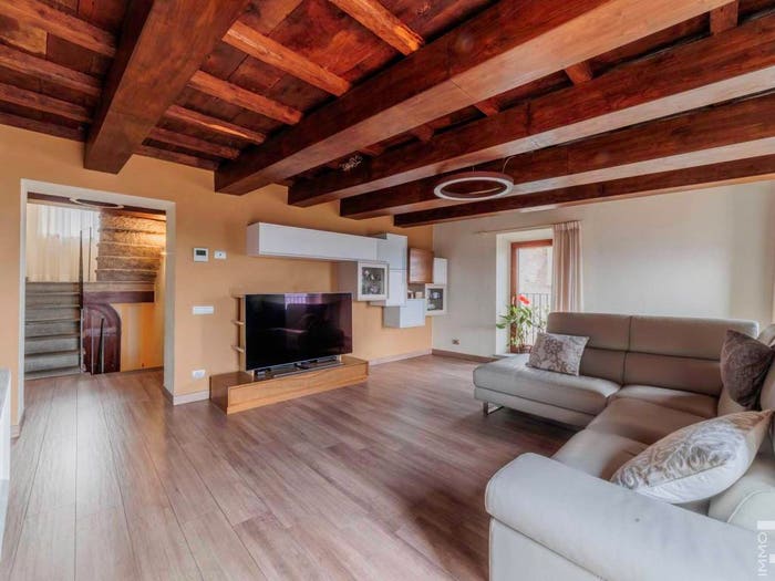 Casa con 6 locali in vendita in Strada Regionale della Garfagnana, Castelnuovo di Garfagnana
