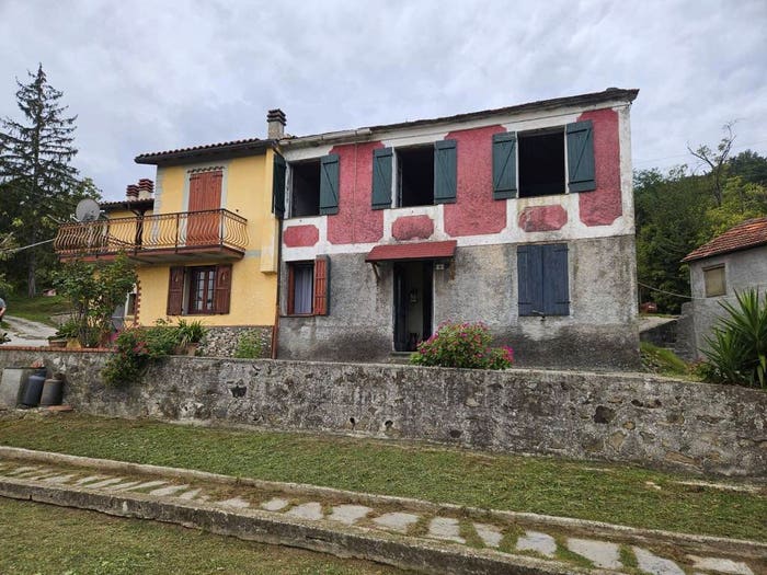 Casa con 6 locali in vendita in Via Villa Piano, San Colombano Certenoli