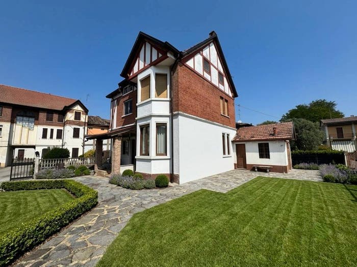 Casa con 6 locali in vendita in Via Agostino Setti, Centro, Santa Giuletta