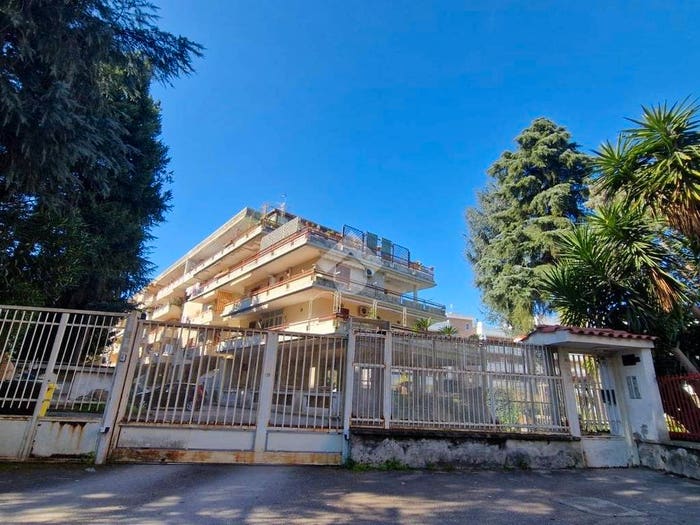 Appartamento con 5 locali in vendita in Via Siepe Nuova, Frattamaggiore
