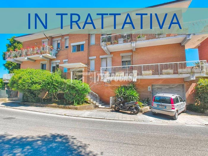 Appartamento con 5 locali in vendita in Via Circonvallazione, Regione, Ancona