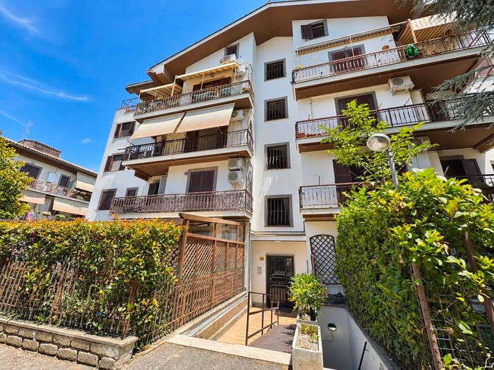 Appartamento quadrilocale in vendita in VIA SANT'ANNA A, Centro, Marino
