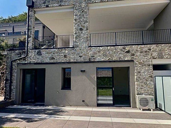 Appartamento bilocale in vendita in Cinque Case SNC, Centro, Gera Lario