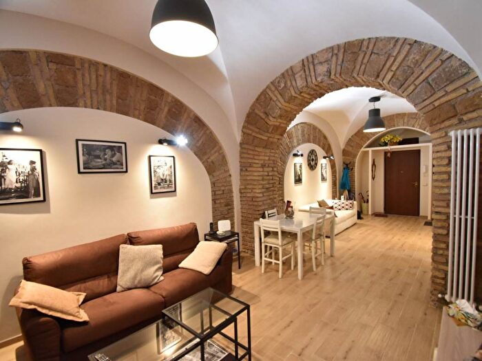 Appartamento bilocale in vendita in VIA BERTANI, Trastevere, Roma