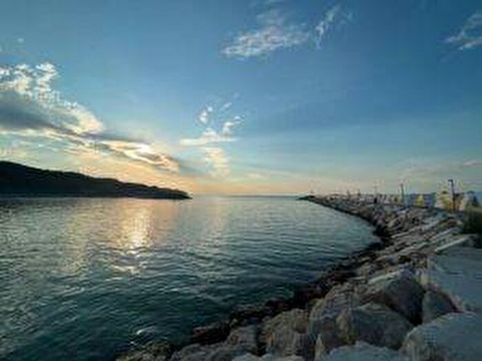 Appartamento quadrilocale in vendita in Viale Giacomo Lanfranco, Mare, Pesaro