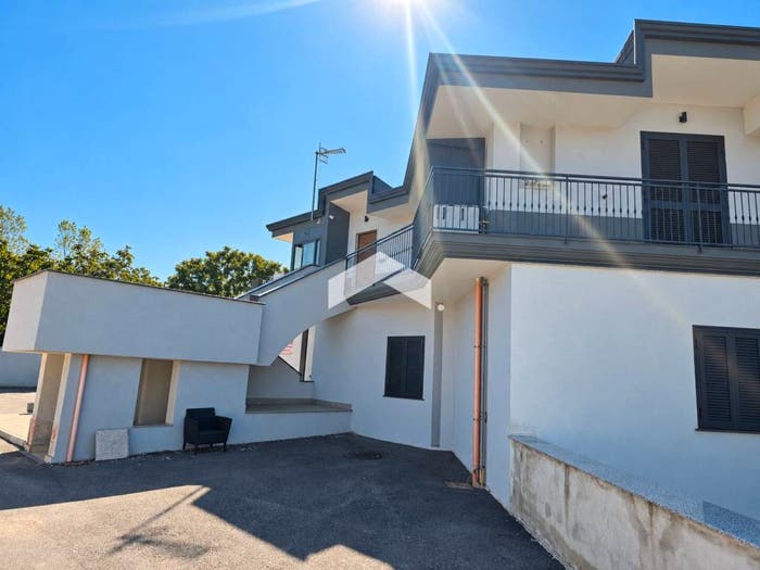 Appartamento trilocale in vendita in Via Selva, Castello di Cisterna