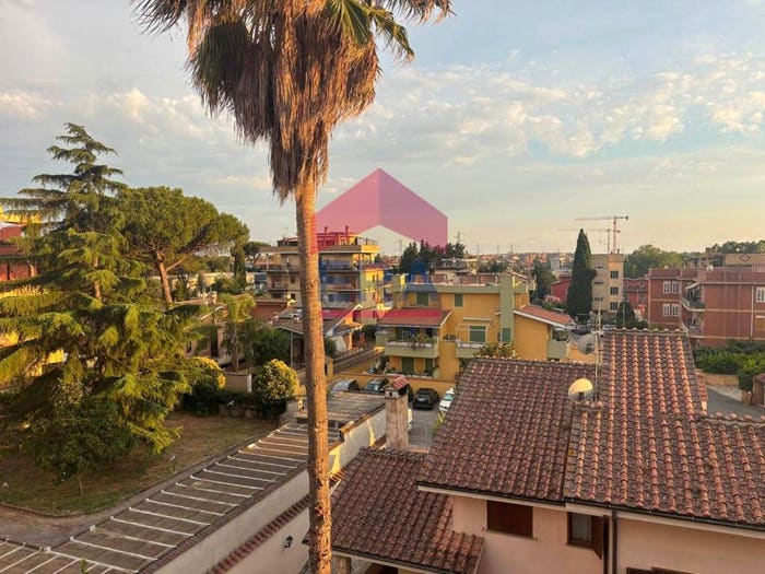 Appartamento trilocale in vendita in Via Taleggio, Casalotti, Roma
