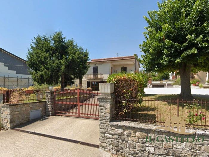 Casa con 5 locali in vendita in Via Trasimeno, Panicarola, Castiglione del Lago