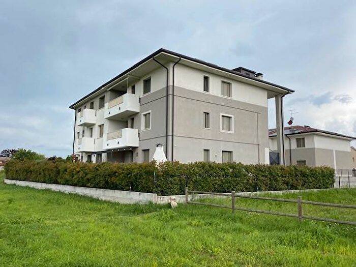 Appartamento trilocale in vendita in Via Carlo Alberto Dalla Chiesa, Castel d'Azzano