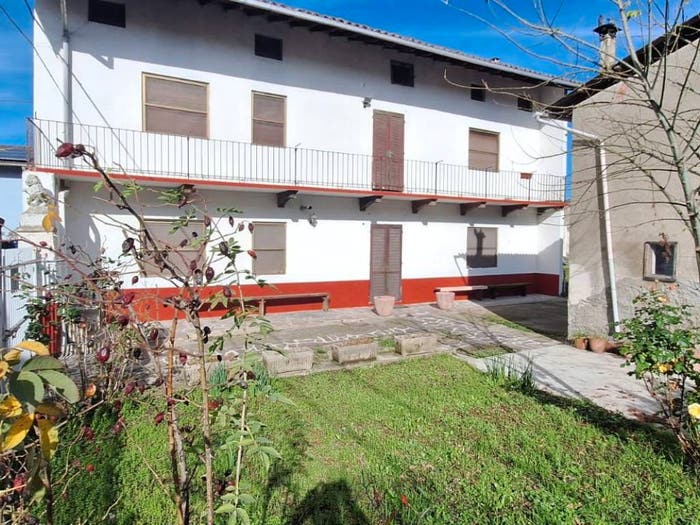 Casa quadrilocale in vendita in Via Capitano Carlo Andreoletti, San Nazzaro Sesia