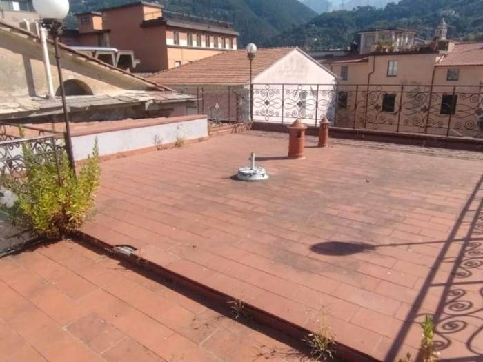 Casa con 6 locali in vendita in Centro, Massa