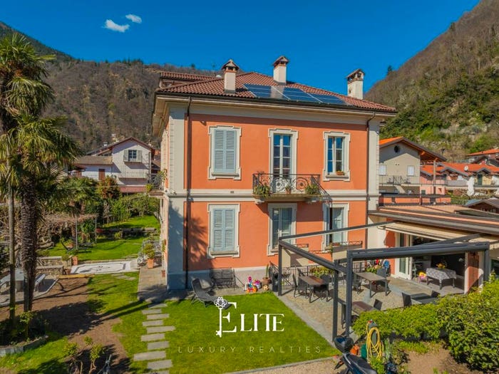 Casa con 6 locali in vendita in Via Cressini, Centro, Cannobio