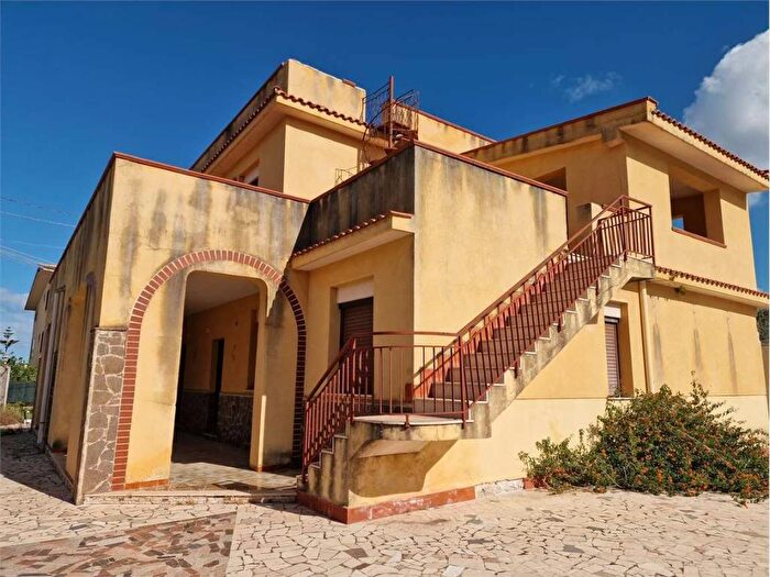 Casa con 6 locali in vendita in Via del gabbiano, Milioti, Carini