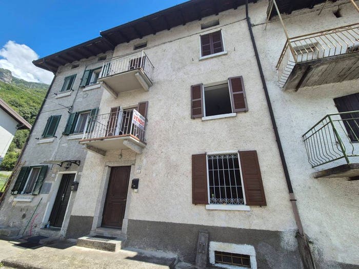 Casa con 5 locali in vendita in Via Roma, Centro, Verceia