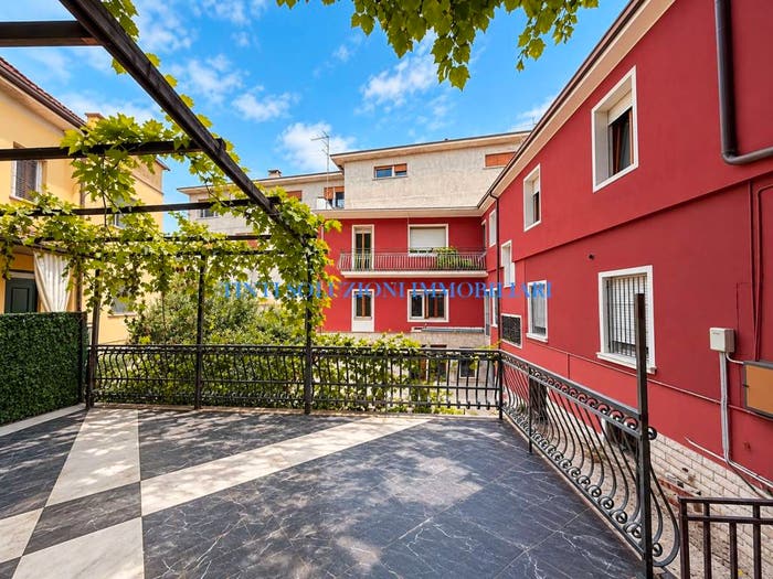 Appartamento con 5 locali in vendita in Viale Stazione, Centro, Manerbio