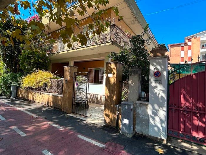 Appartamento trilocale in vendita in Via Venezia, Centro, Ladispoli