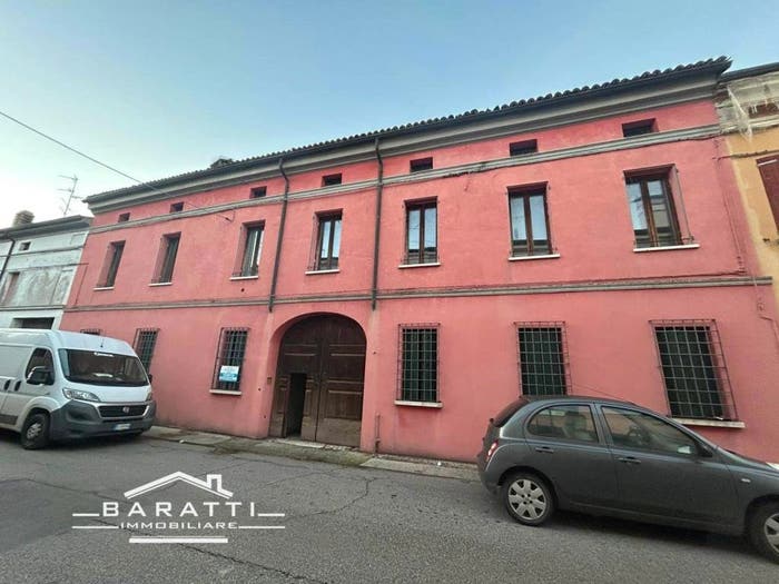 Casa con 6 locali in vendita in Centro, Luzzara