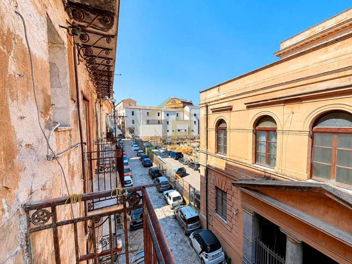 Appartamento quadrilocale in vendita in Piazza Degli Aragonesi, Tribunale, Palermo