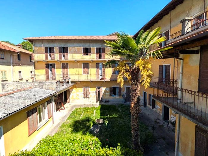 Casa con 6 locali in vendita in Via Piazza Unico, Bugnate, Gozzano
